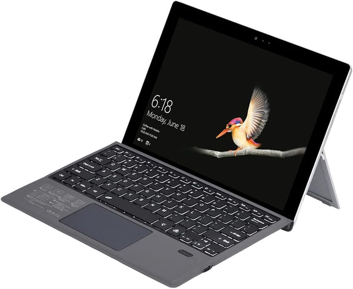 Verhoog productiviteit met dit draadloze Surface Pro toetsenbord; essentieel tablet accessoire met licht.
