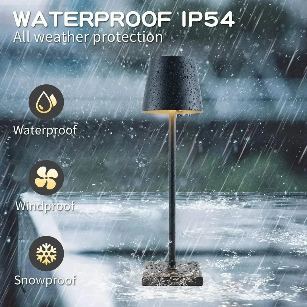 Sfeervolle draadloze LED leeslamp, modern aluminium design, dimbaar voor optimaal comfort.