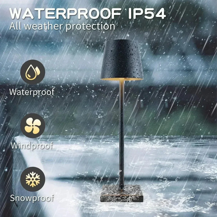 Sfeervolle draadloze LED leeslamp, modern aluminium design, dimbaar voor optimaal comfort.
