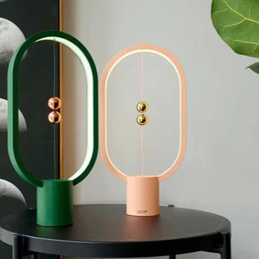 Warme LED verlichting van de LumiGlow magnetische tafellamp; creëert sfeer in elk modern huis.