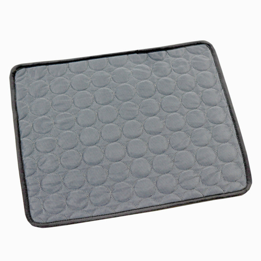 Compacte, oprolbare honden koelmat voor reizen en buitengebruik; biedt verkoeling en comfort aan uw huisdier.