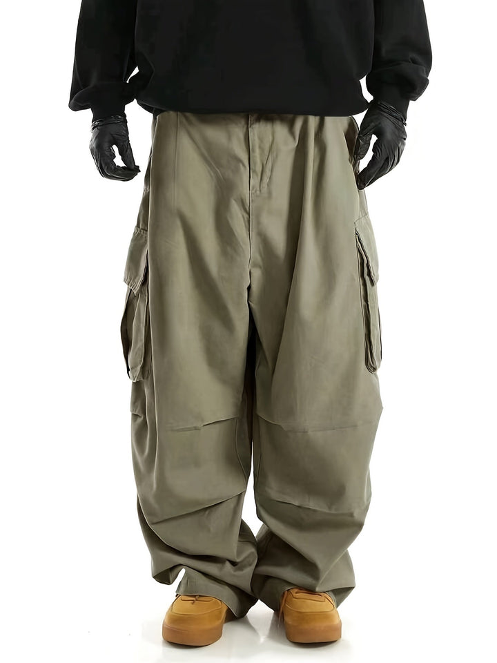 Veelzijdige heren cargo broek Daan, comfortabel met talloze zakken voor een casual look.