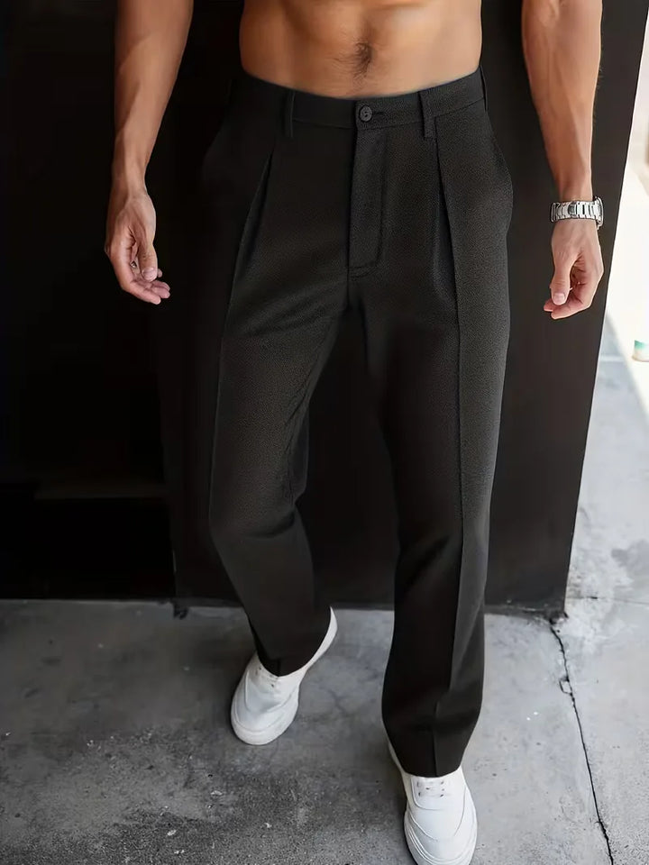 Comfortabele heren pantalon met rechte pijpen, ideaal voor een stijlvolle smart-casual look.