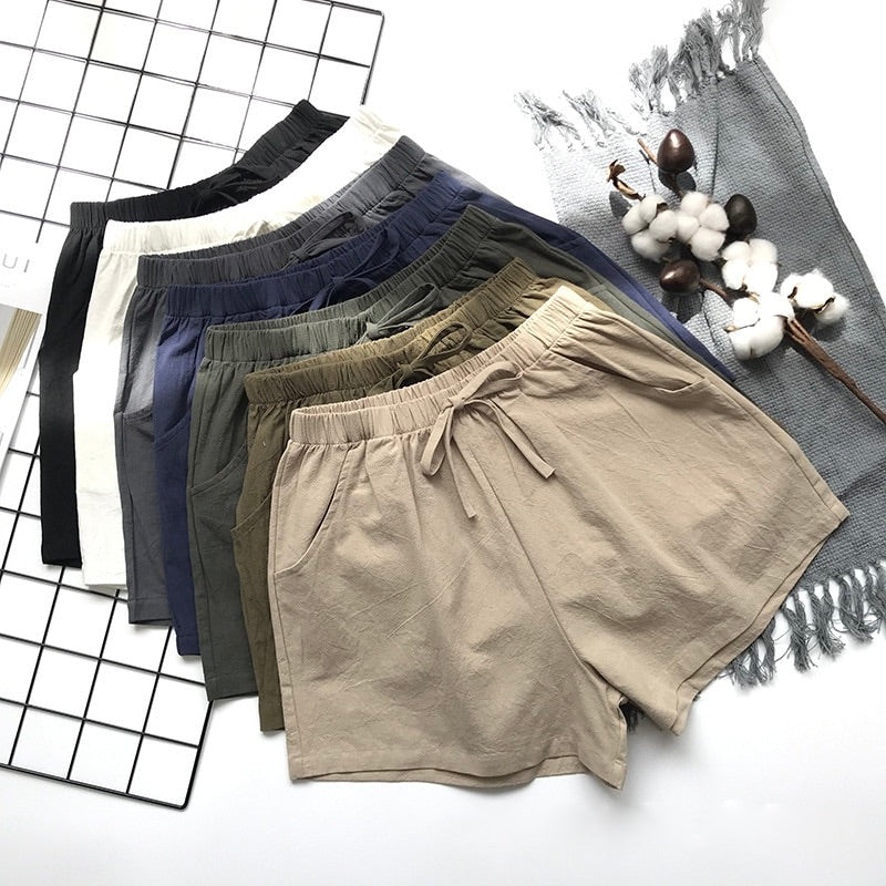 Blauwe Lindy dames shorts, perfecte zomerkleding voor casual of vrije tijd. Ademend en comfortabel.