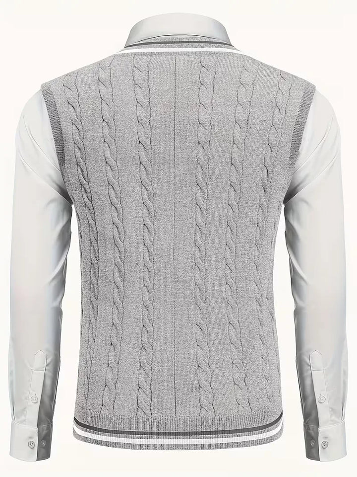 Herfst/winter herenmode: mouwloos vest met V-hals en warm kabelpatroon, comfortabel en chic.