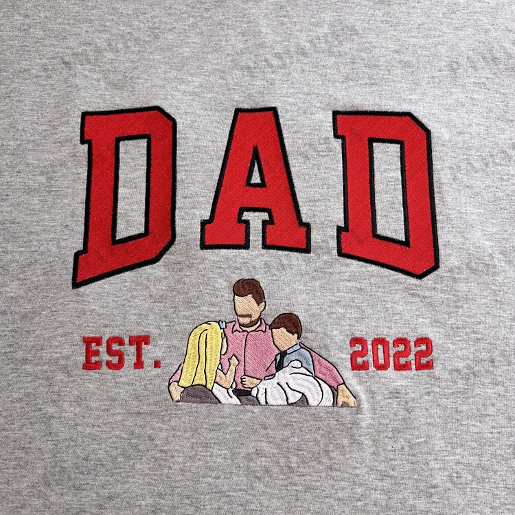 Unisex DadStitch kleding: comfortabele hoodie met geborduurde foto, perfect voor papa.