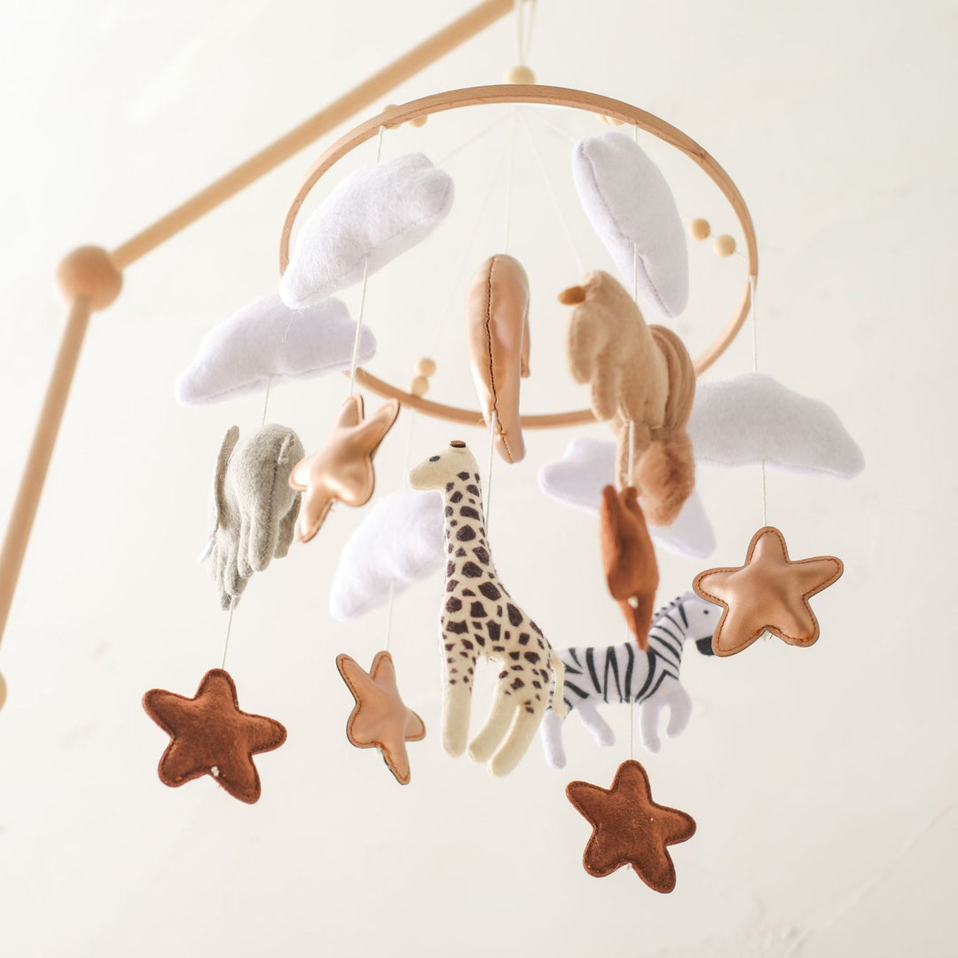Zintuiglijke Safari mobielhangers: ideaal cadeau voor pasgeborene. Met vrolijke safaridieren voor baby's.