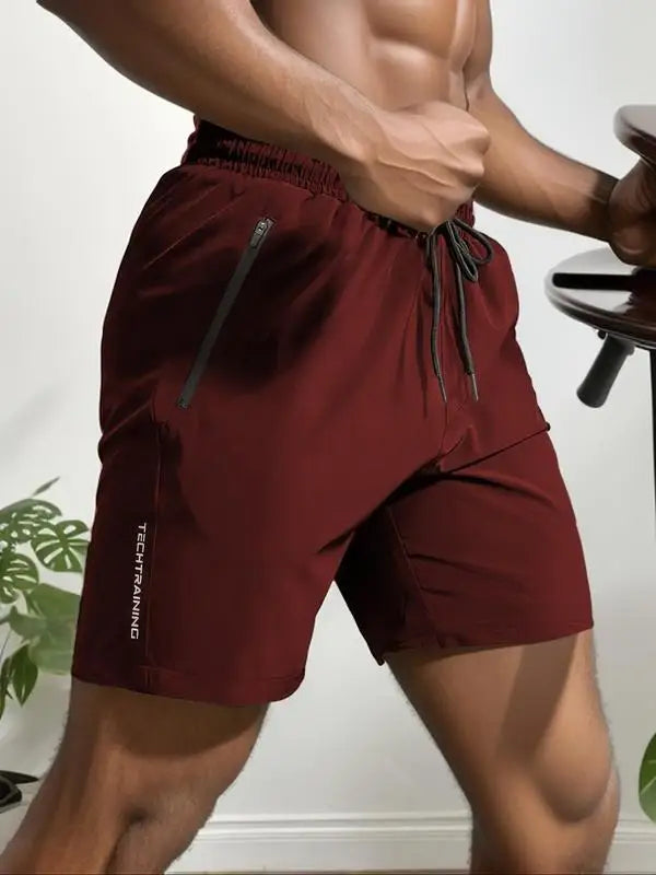 Herenmode zomershort met hoge taille en modieuze letterprint, biedt comfort en stijl.