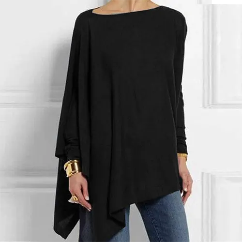 Detailopname van de elegante damesblouse met lange mouwen, benadrukt de stijlvolle afwerking.