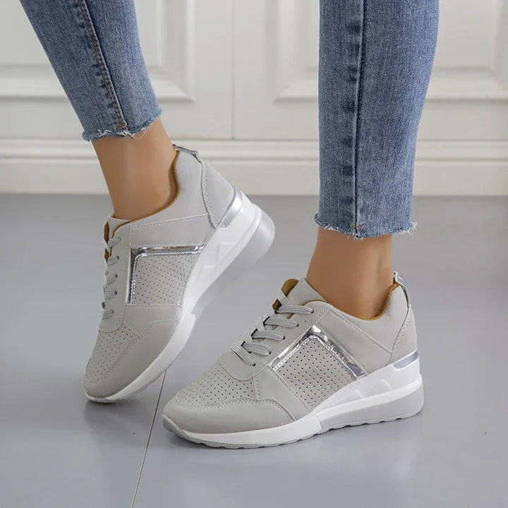 Ergonomische AirKicks dames sneakers. Ultiem comfort voor lange dagen, casual en sportief design.