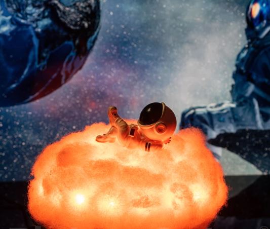 Unieke astronaut wolk LED sfeerlamp, prachtig decoratie item en perfect cadeau voor kinderen.