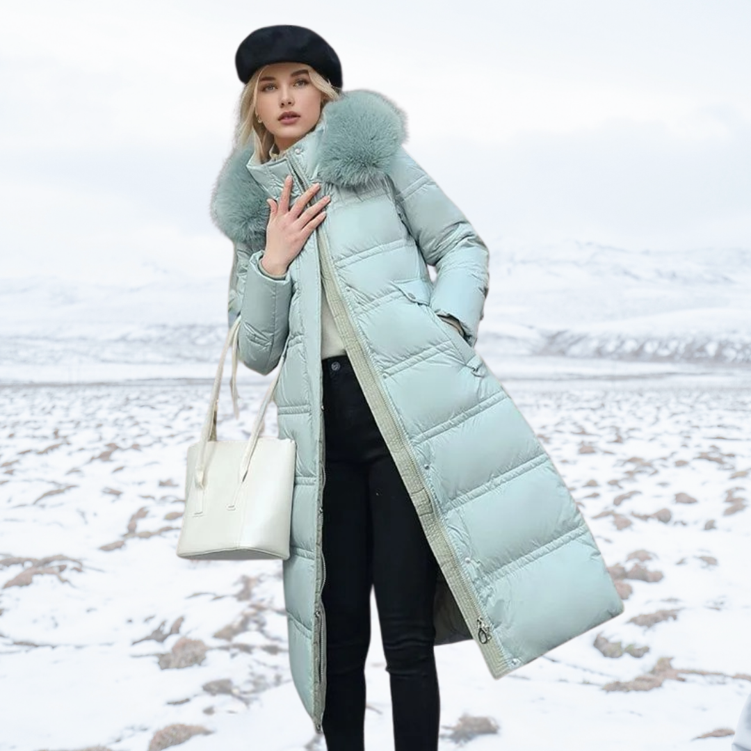 Elegante damesjas voor de winter, luxe afwerking en warme bontkraag. Nieuwe wintermode collectie.