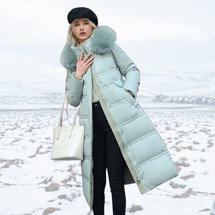 Elegante damesjas voor de winter, luxe afwerking en warme bontkraag. Nieuwe wintermode collectie.