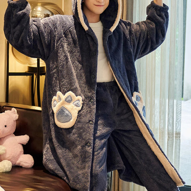 Complete heren flanellen hooded badjas set, super comfortabele loungekleding en warm huispak voor winterse ontspanning.