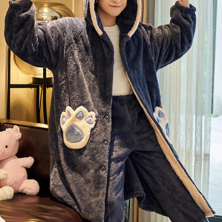 Complete heren flanellen hooded badjas set, super comfortabele loungekleding en warm huispak voor winterse ontspanning.