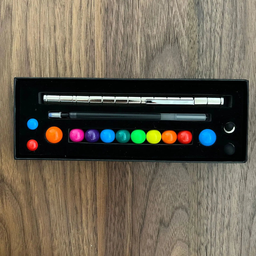 Anti-stress magnetische fidget pen, bevordert kalmte en productiviteit, een handige gadget op je bureau.