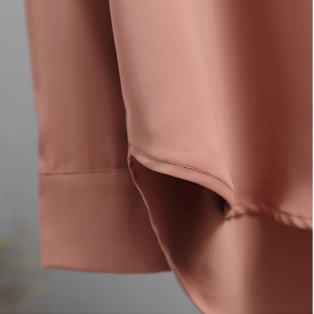 Comfortabele damesblouse, veelzijdig voor zowel casual als elegante lente/zomer outfits.