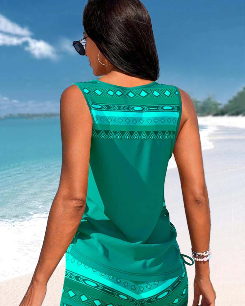 Actief dames tankini badpak, ideaal voor zwemmen en zonnebaden in de zomer.
