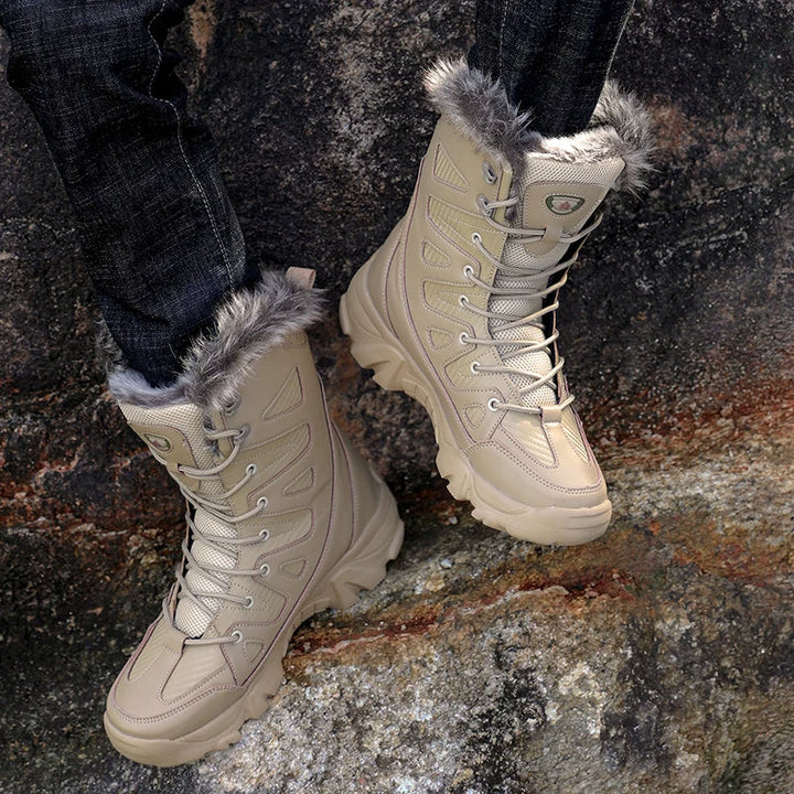 Robuuste antislipzool van comfortabele heren snowboots voor optimale grip op sneeuw en ijzige ondergronden.