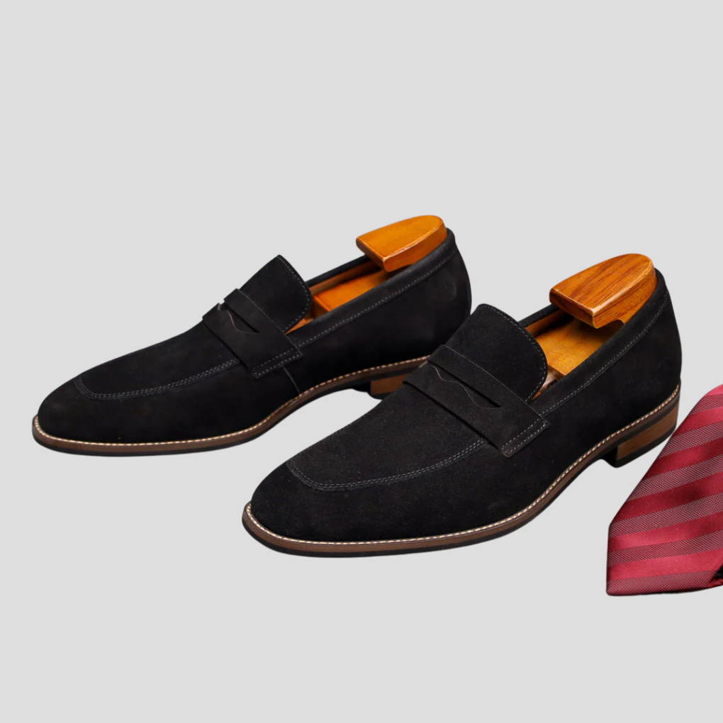 Nieuwe heren suède instapschoenen, comfortabele en stijlvolle slip-ons die passen bij moderne mannenmode.