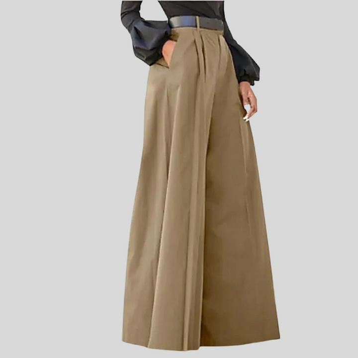 Prachtige damesbroek met wijde pijpen en hoge taille, creëert een slank en elegant silhouet. Perfect voor mode.