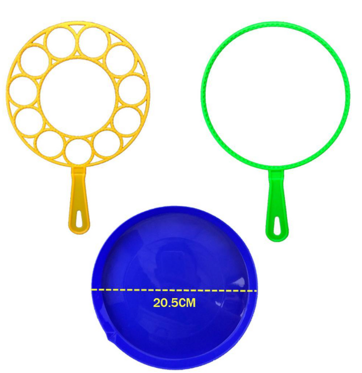 Grote hoeveelheden bellen uit de automatische bellenblaasmachine, perfect voor zomerse dagen en familieplezier buiten.
