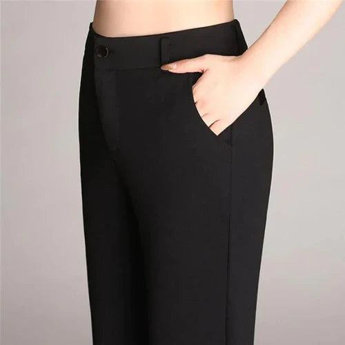 Zachte stretch damesbroek, model Mila, met hoge taille en uitlopende pijpen, ultiem draagcomfort.