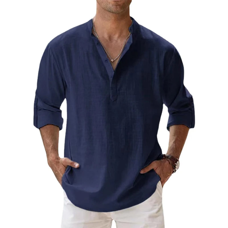 Detail van een Hoymans heren Henley overhemd met knoopsluiting. Comfortabel ademend katoen, ideaal voor zomer en lente.
