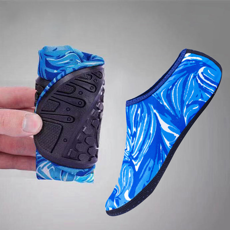 Flexibele WaveStep waterschoenen voor een zorgeloze vakantie; sneldrogend en antislip voor kamperen.