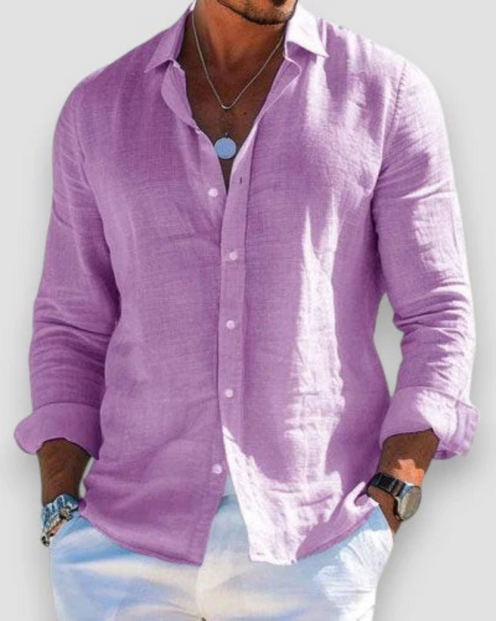Klassiek heren overhemd met knoopsluiting en comfortabele pasvorm. Stijlvol voor business of casual herenkleding.
