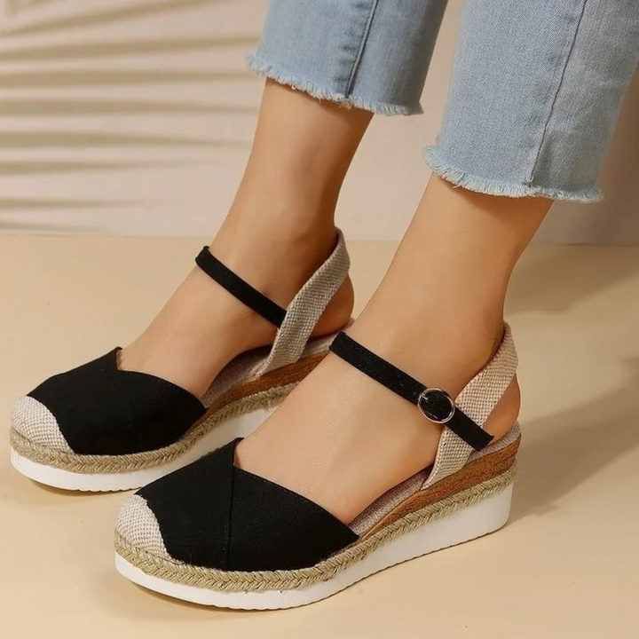 Comfortabele dames wandelsandalen Isabelle met orthopedisch voetbed en gesloten teen, ideaal voor de zomer.