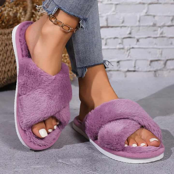 Antislip fluffy pantoffels, veilige en warme vrouwen schoenen voor thuis.
