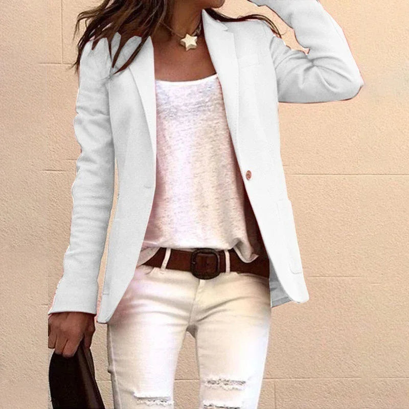 Dames slim fit zakelijke blazer van Hoymans, met nauwsluitende pasvorm en elegante uitstraling voor vrouwenkleding.