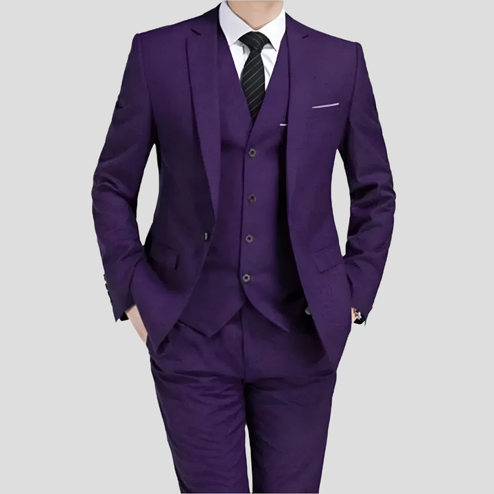 Elegant getailleerd zwart driedelig herenpak, bestaande uit colbert, vest en pantalon, voor een scherpe look.