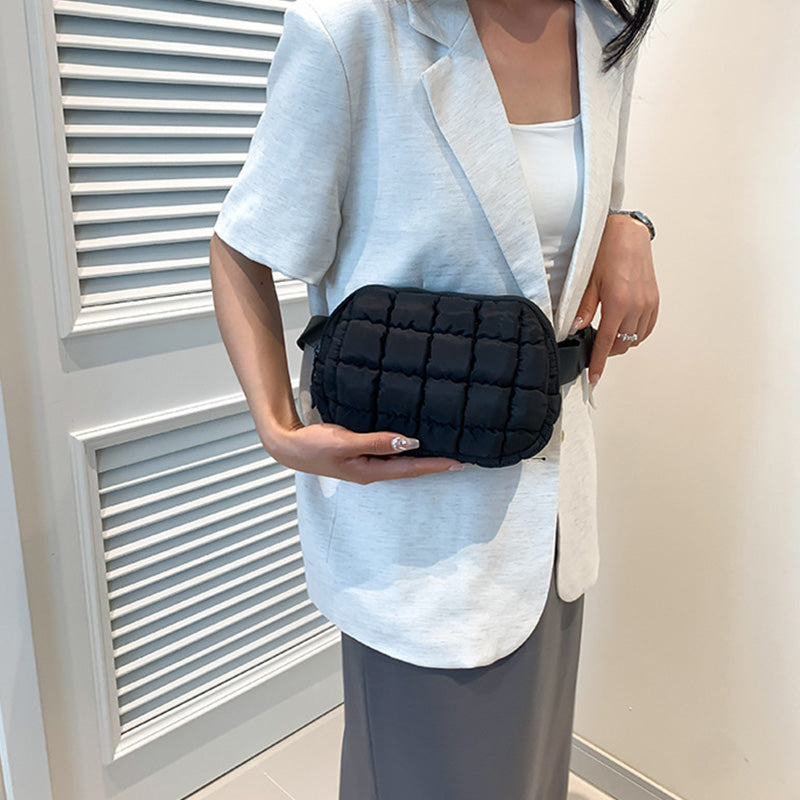 Lichtgewicht dames puffer schoudertas, perfect als modieuze crossbody tas voor dagelijks gebruik.