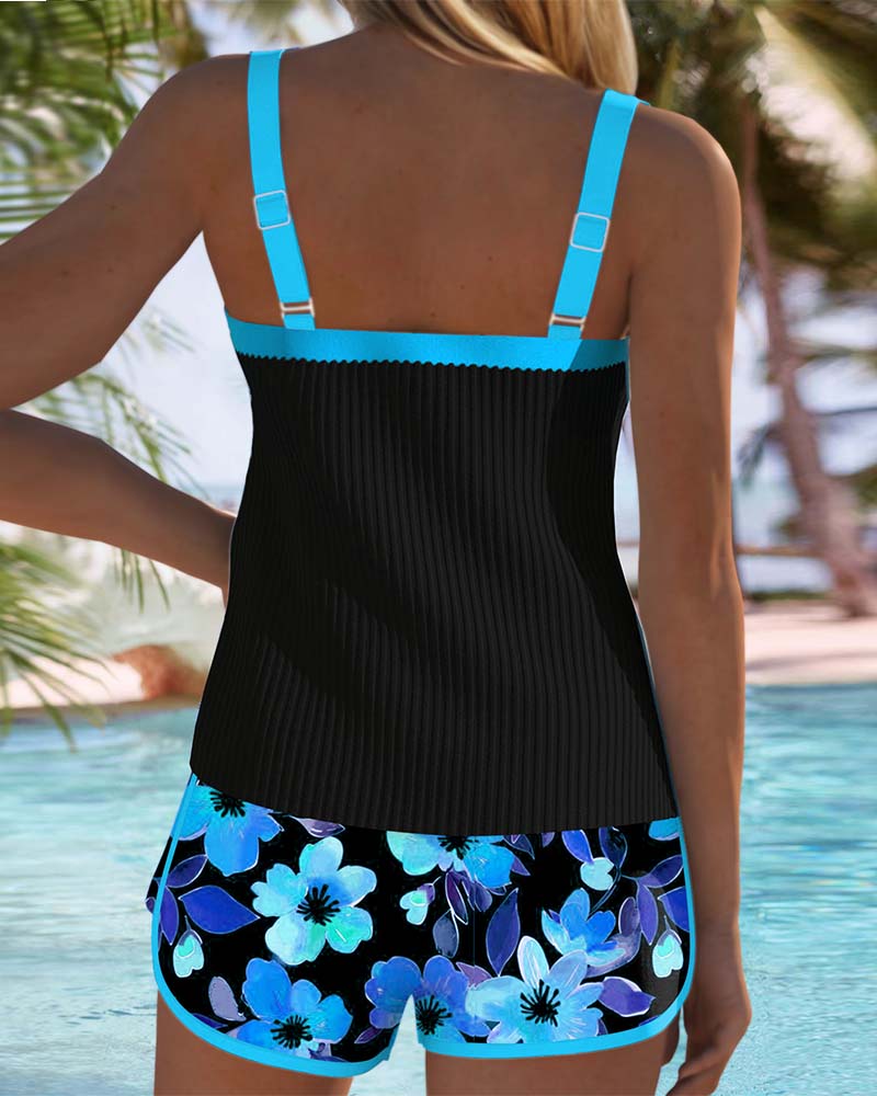 Chique dames tankini set, ontworpen voor comfort en een elegante uitstraling aan het strand.