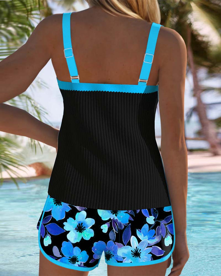 Chique dames tankini set, ontworpen voor comfort en een elegante uitstraling aan het strand.
