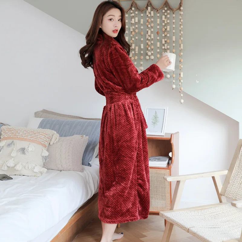 Elegante en zachte dames badjas. Een comfortabele warme ochtendjas voor vrouwen, perfect voor ontspanning.