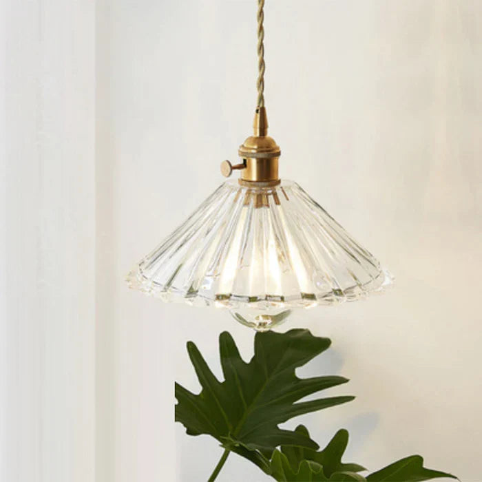 Stijlvolle glazen plafondlamp voor eetkamer; moderne verlichting met helder design.