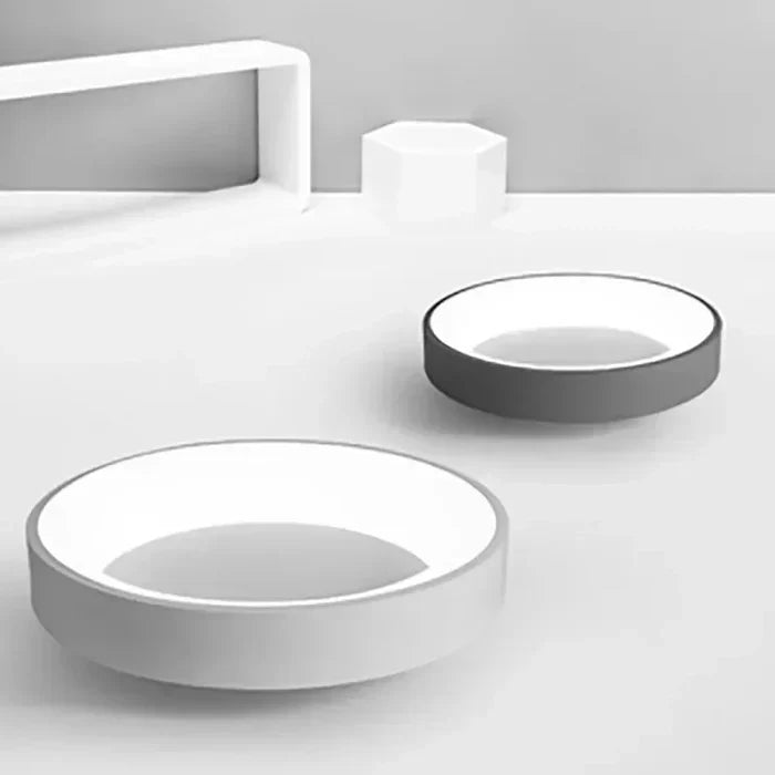 Ronde LED plafondlamp voor sfeervolle en energiezuinige verlichting. Perfect modern Scandinavisch interieurstuk.