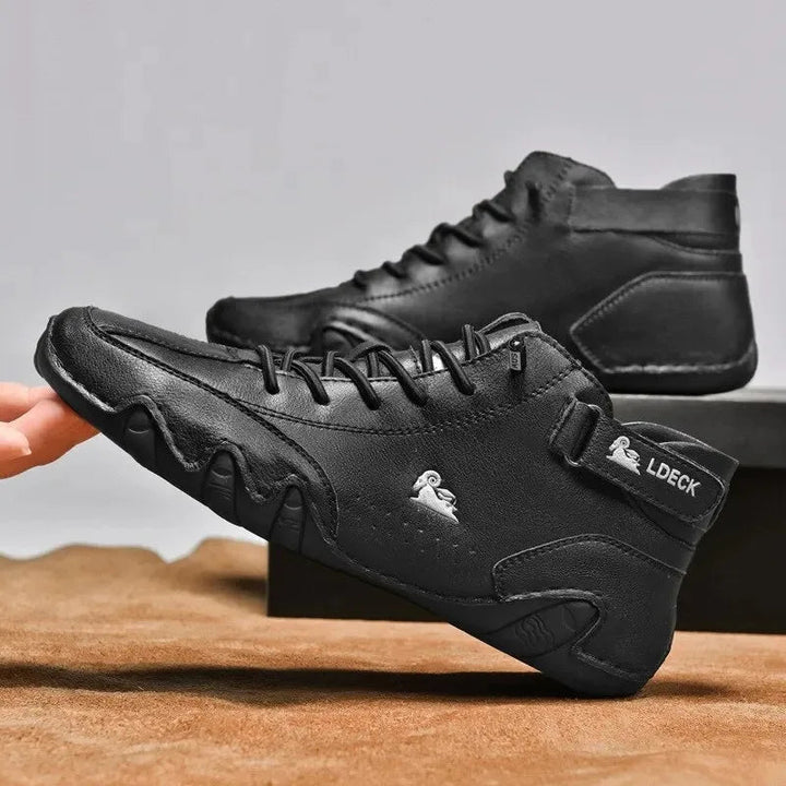 Adriel waterdichte herenschoenen, ideaal voor casual en outdoor gebruik. Kunstleer en comfortabel.