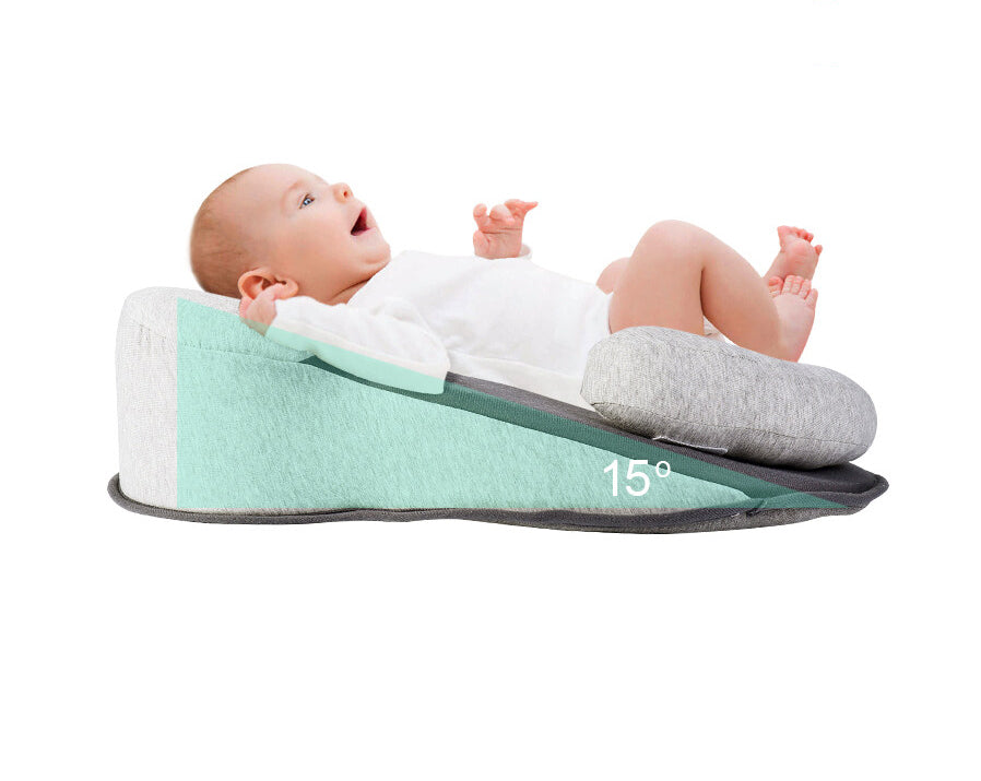 Anti-reflux baby ligkussen voor rustige slaap en verbeterde spijsvertering; helpt koliek te voorkomen bij jonge baby's.