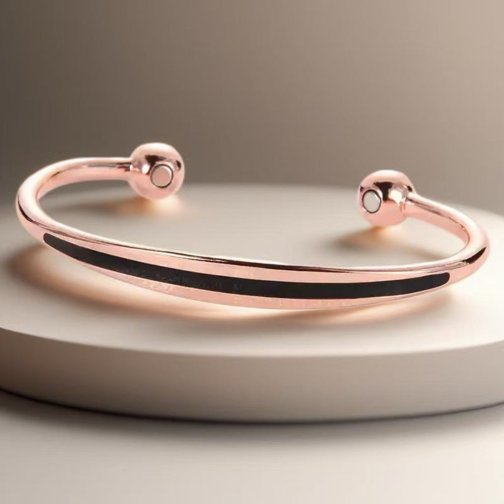 Roségouden dames armband (CJ26), minimalistisch en verstelbaar, perfect als elegant modern accessoire.
