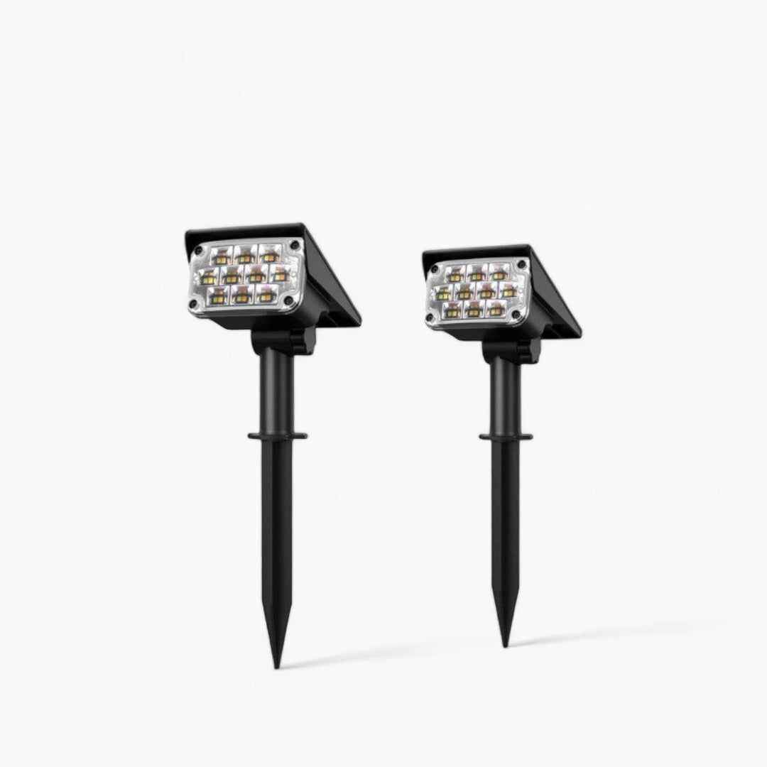 Draadloze LED buitenlamp op zonne-energie; energiezuinige tuinverlichting voor sfeervolle avonden.