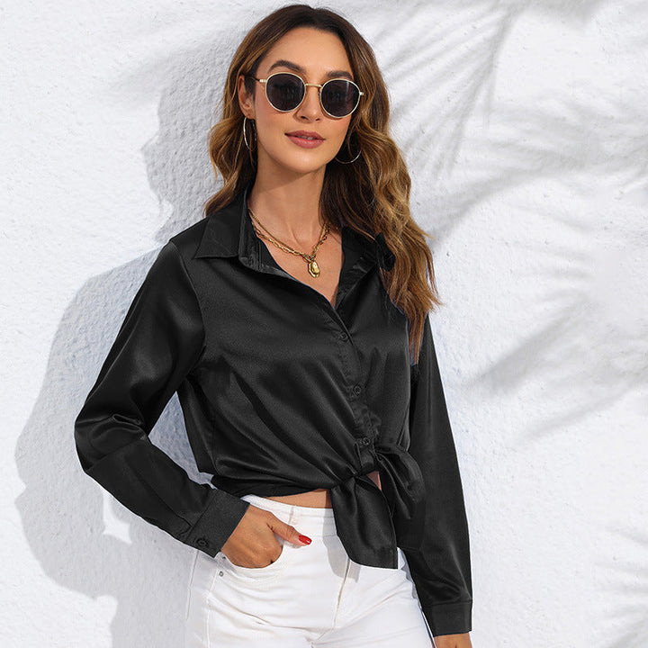 Modieuze damesblouse met knoopsluiting, perfect voor diverse gelegenheden, een veelzijdige top voor elke garderobe.