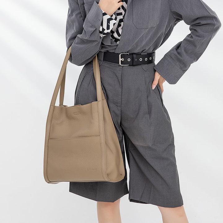 Elegante damestas, schoudertas model, geschikt voor dagelijks gebruik en als reistas.
