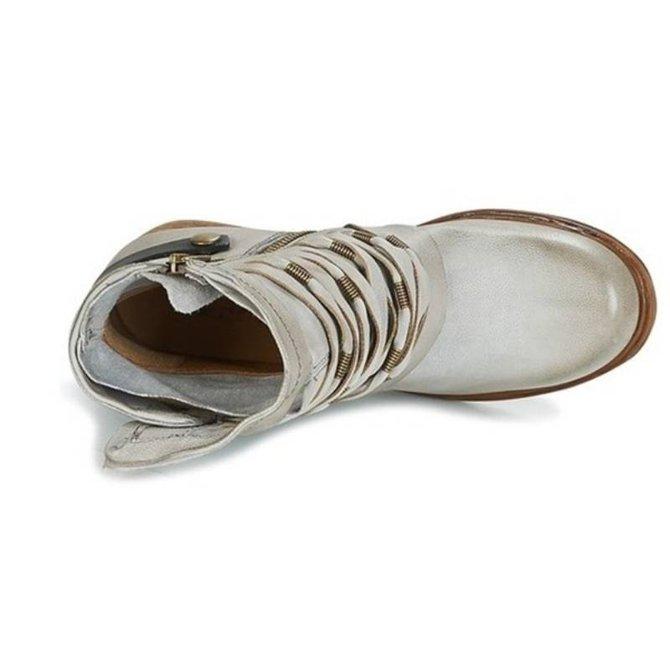 Trendy retro enkellaarsjes voor dames, perfecte aanvulling op elke damesmode collectie, stijlvol en veelzijdig.