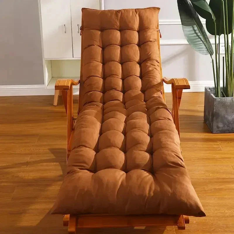 Veelzijdig schommelstoel kussen, te gebruiken als binnen- of buitenaccessoire.