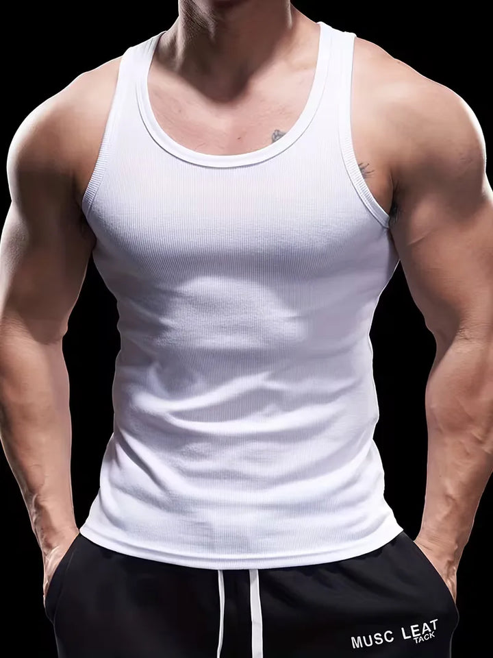 Actieve heren tanktop, slim fit en geribd, ontworpen voor fitness workouts, sport en zomercomfort.