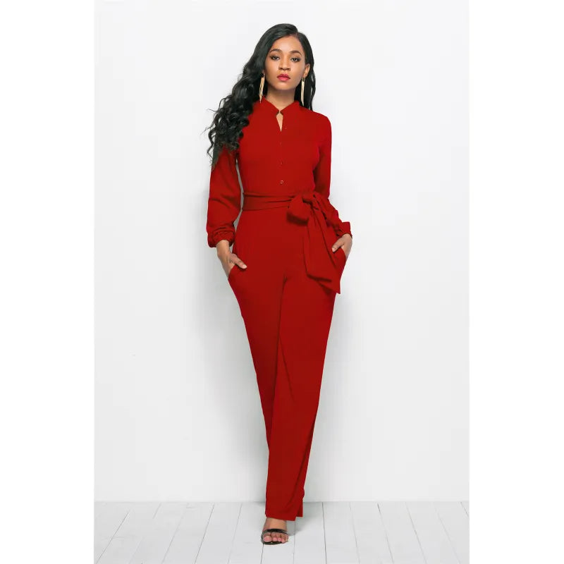 Stijlvolle dames jumpsuit met wijde pijpen, V-hals en verstelbare riem. Geschikt voor zowel dagelijkse als feestelijke looks.